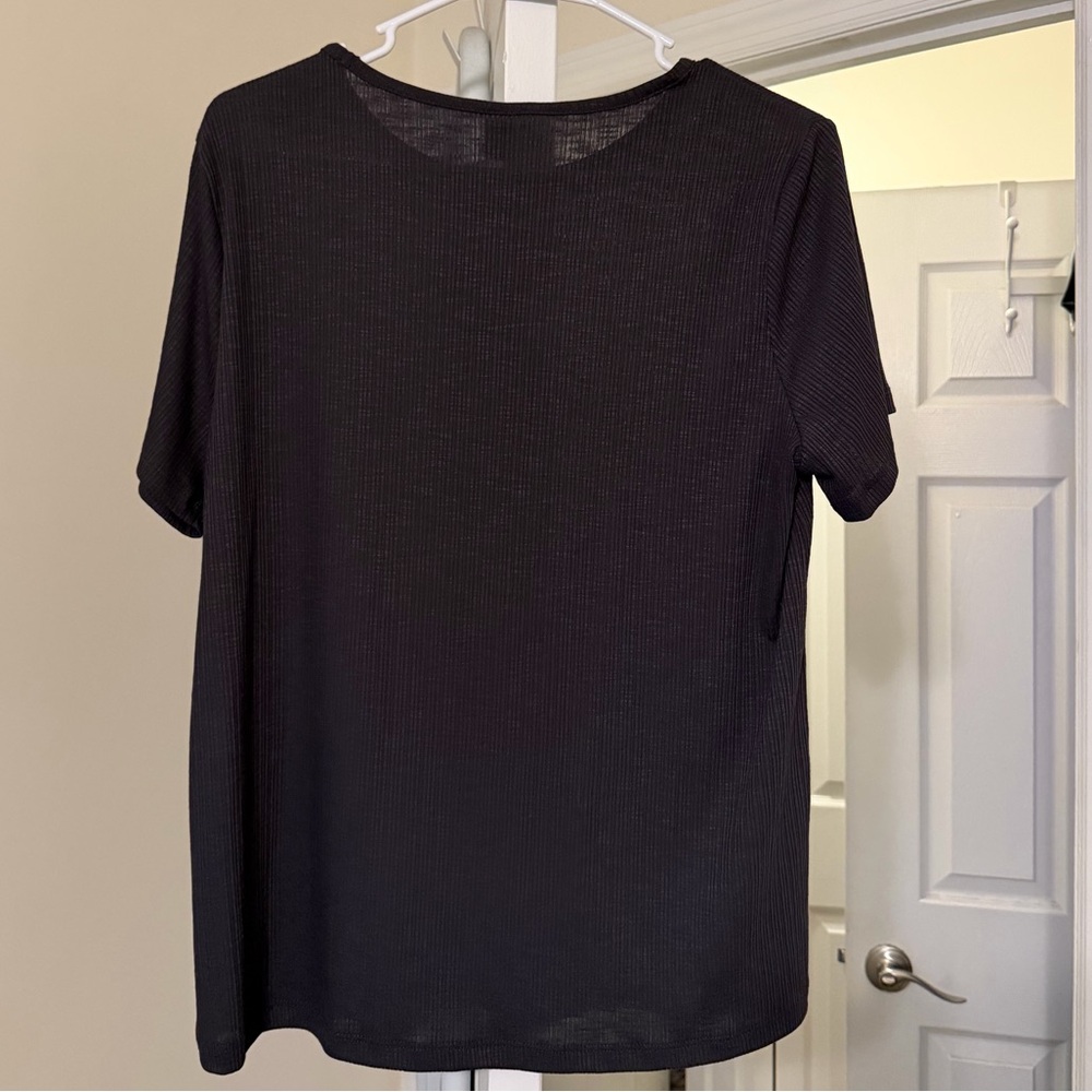 NWT Luxe Ribbed Slub-Knit T-Shirt (Medium) - Picture 7 of 7